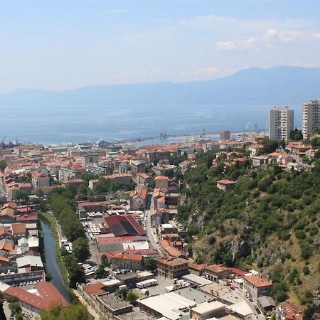 Paha-Paha Modern Apartment With Sea View, Fast Wi-Fi, And Free Parking! Fiume Esterno foto