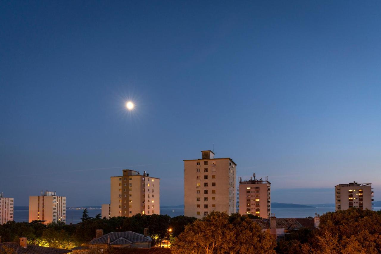 Paha-Paha Modern Apartment With Sea View, Fast Wi-Fi, And Free Parking! Fiume Esterno foto