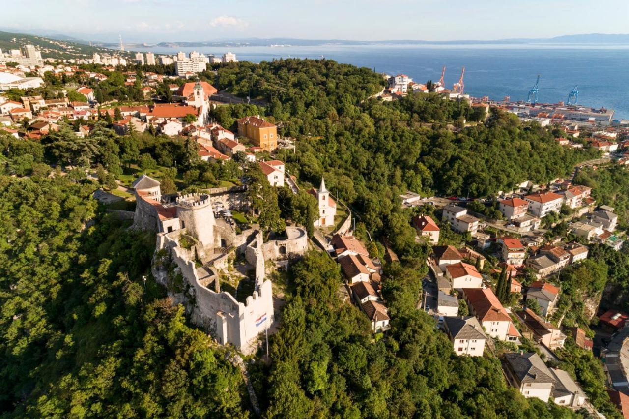 Paha-Paha Modern Apartment With Sea View, Fast Wi-Fi, And Free Parking! Fiume Esterno foto