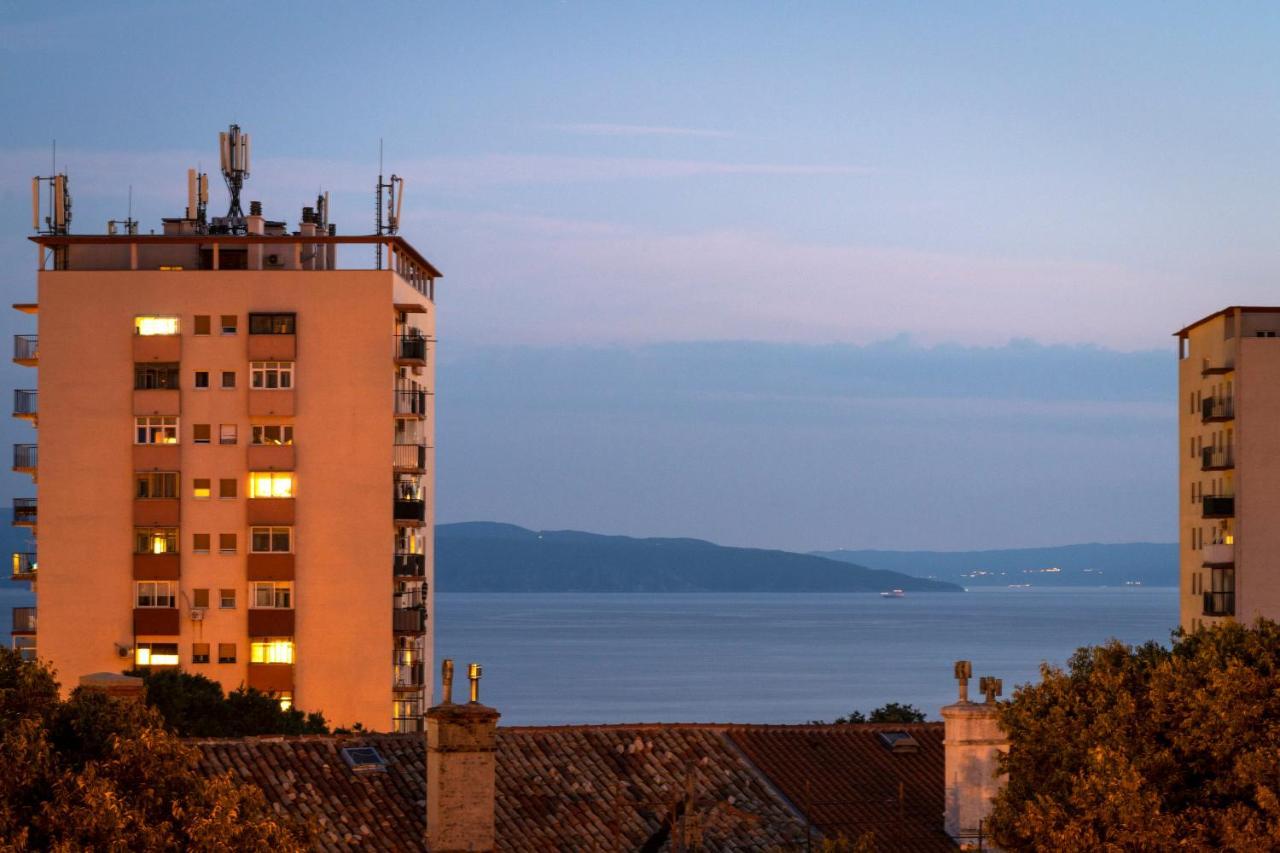 Paha-Paha Modern Apartment With Sea View, Fast Wi-Fi, And Free Parking! Fiume Esterno foto
