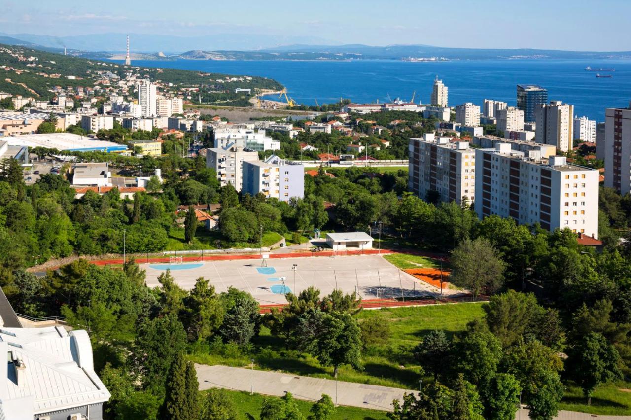 Paha-Paha Modern Apartment With Sea View, Fast Wi-Fi, And Free Parking! Fiume Esterno foto